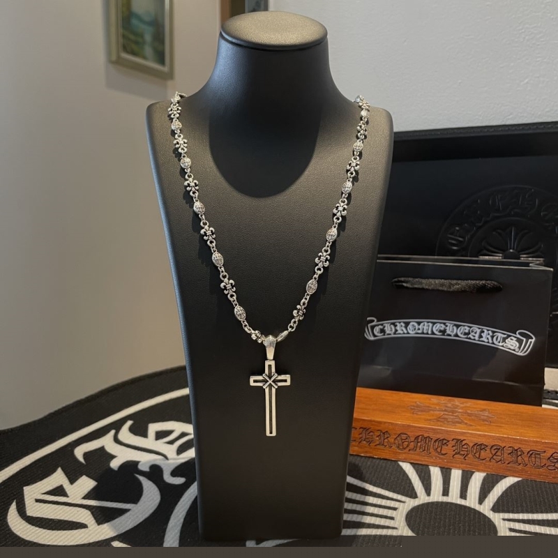 Ch**me He**ts necklaces